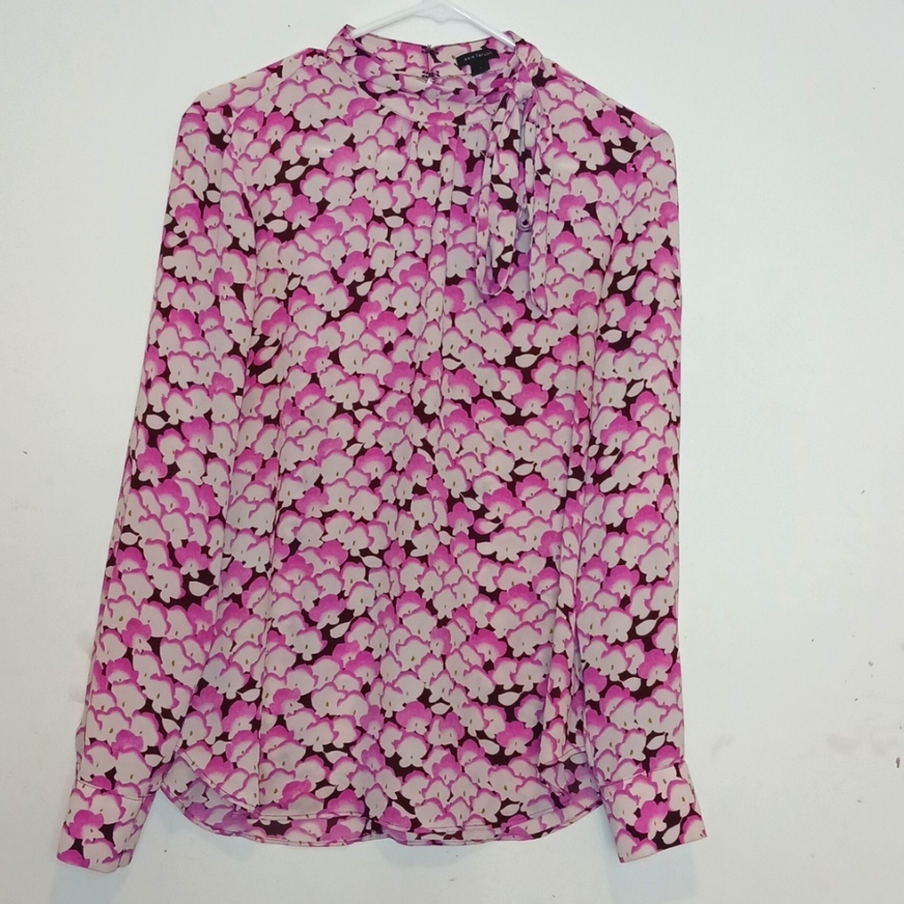 Ann Taylor Womens Printed Bow Long Sleeve & back slit/ button Blouse‎ | Size: M
